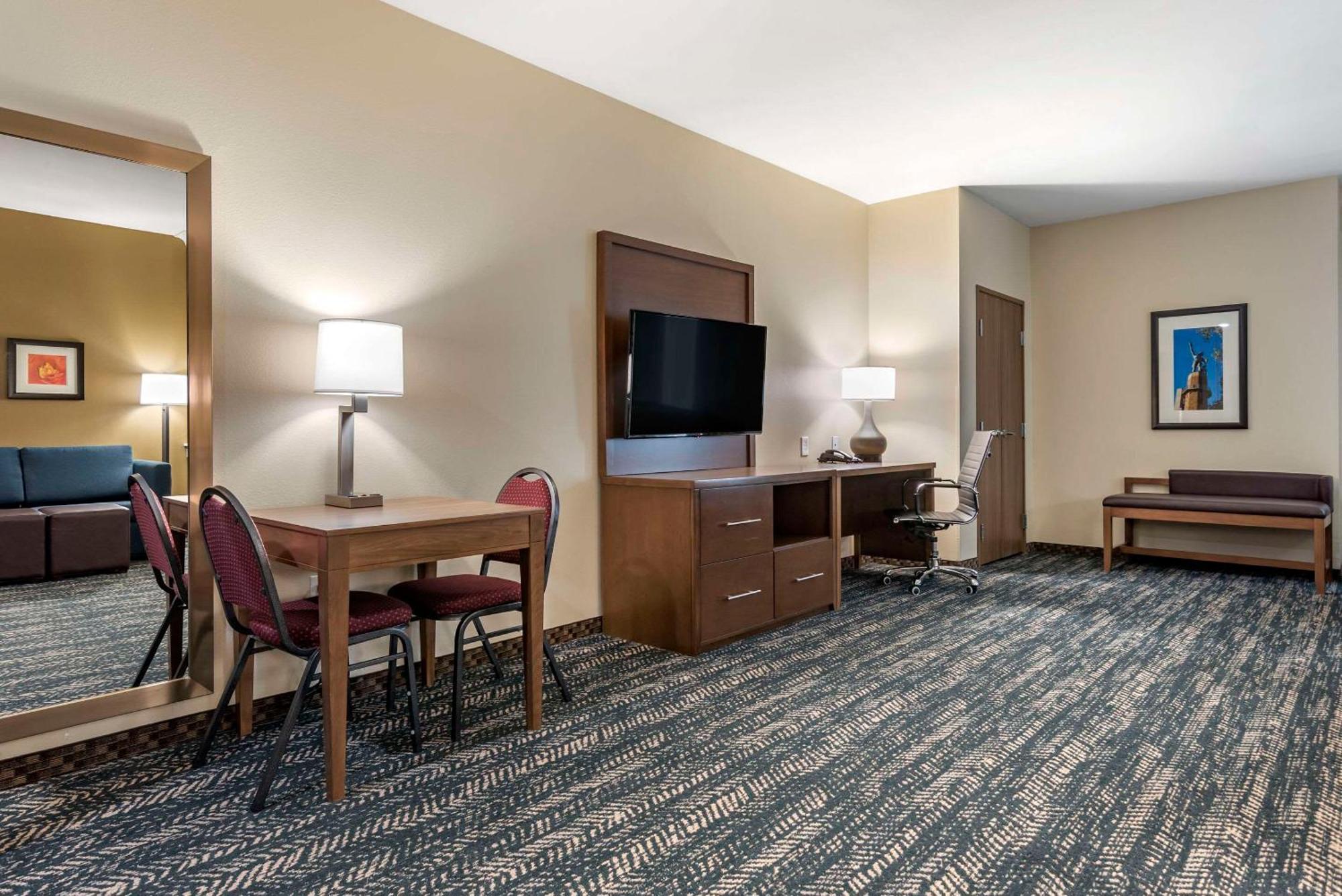 Comfort Inn & Suites Downtown Near University Tuscaloosa Eksteriør bilde